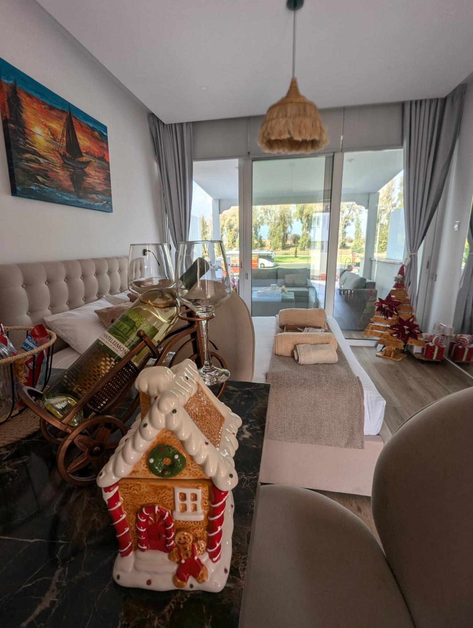 Bohemian Rhapsody Apartman Paphos Kültér fotó